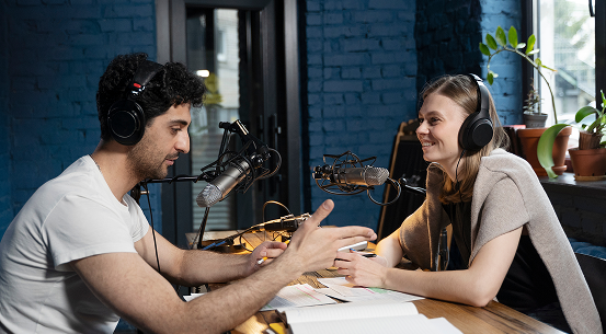man-women-running-podcast